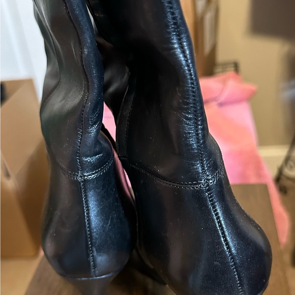 4” heel, knee boot, perfect for dress up or down; true to size - Picture 3 of 4